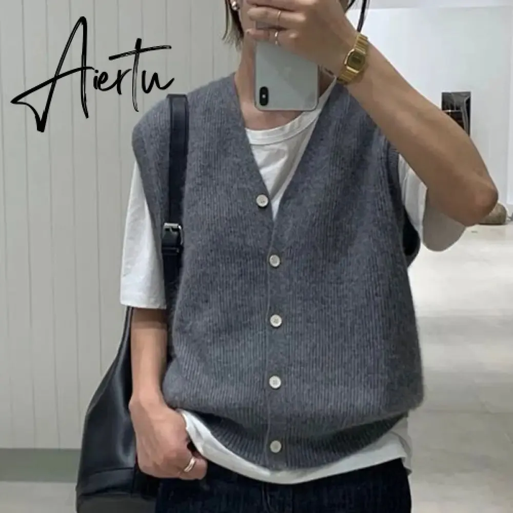 Aieru Sweater Vest Loose Autumn and Winter Warm Knitted Vest Sweater for Women Loose Solid Sleeveless Sweaters