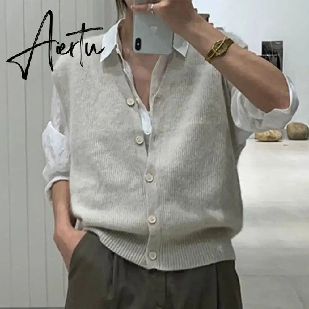 Aieru Sweater Vest Loose Autumn and Winter Warm Knitted Vest Sweater for Women Loose Solid Sleeveless Sweaters