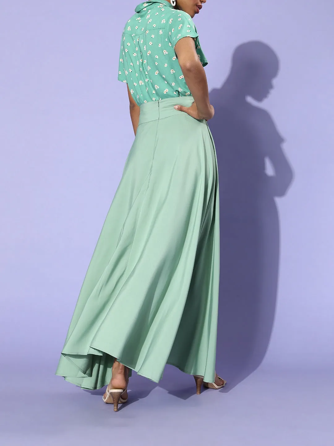 Berrylush Women Solid Light Green Flared Waist Tie-up Maxi Skirt