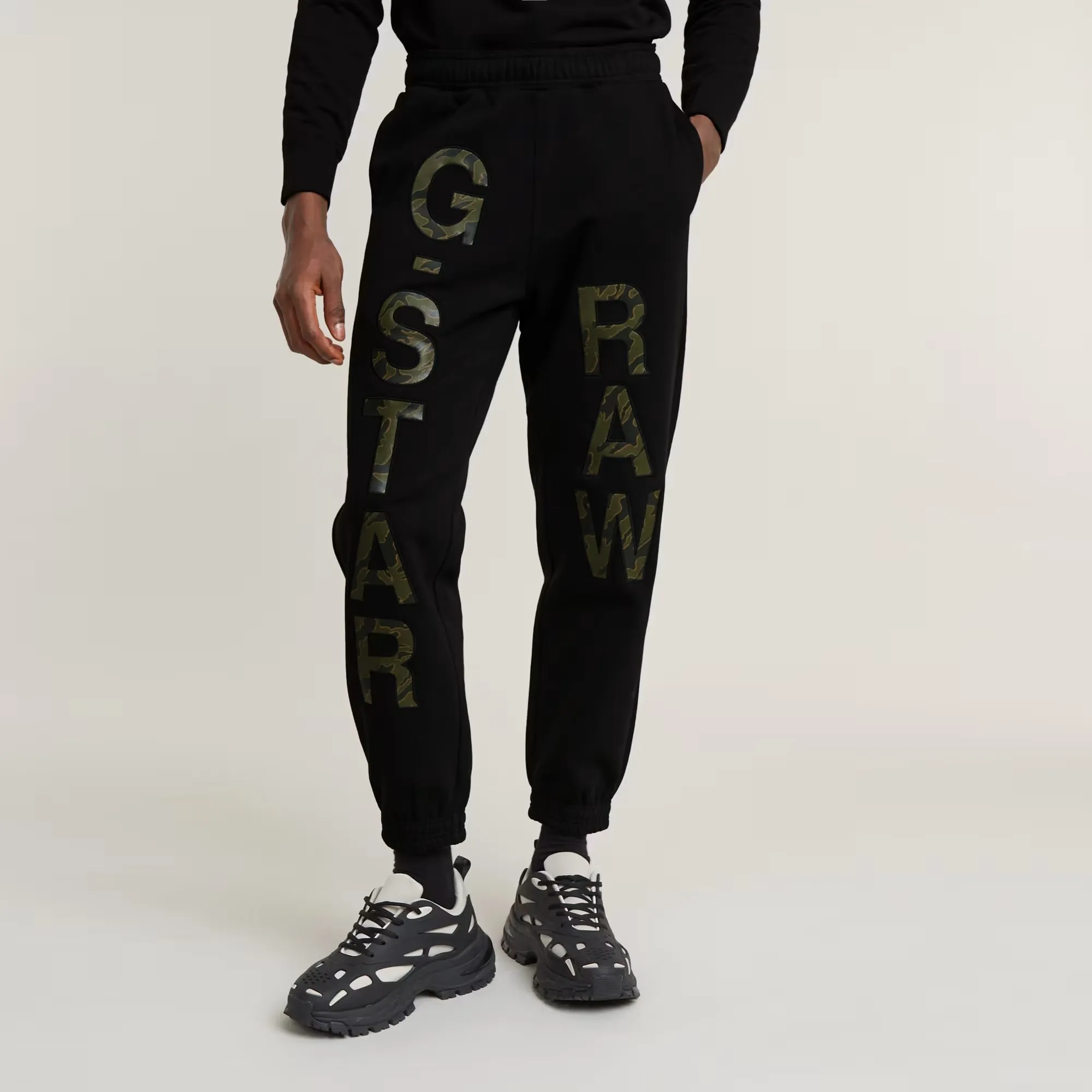 Embro Print Loose Tapered Sw Pant (Black) - D25531-D733-6484