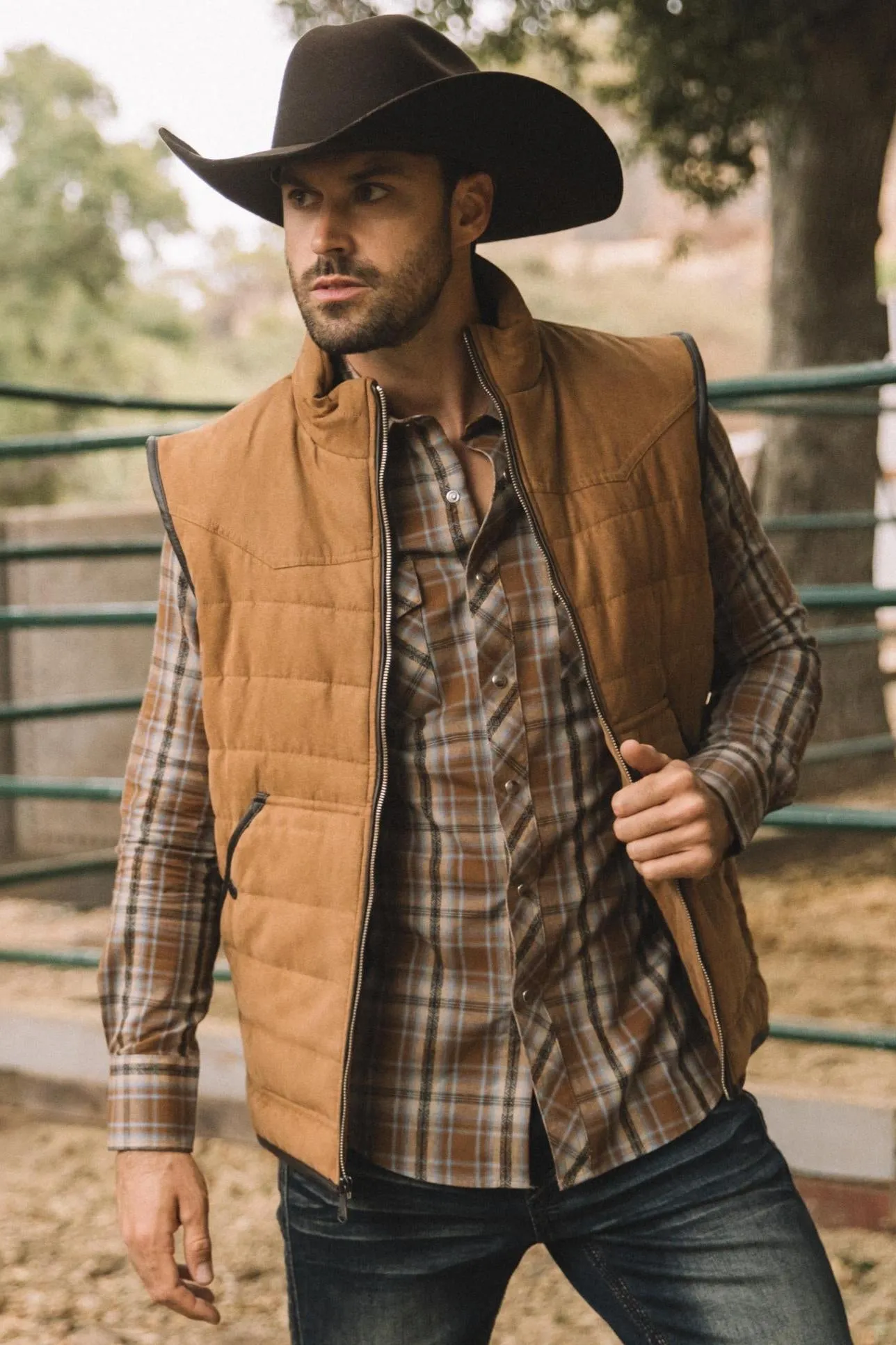 Men's Fur Lined Quilted Faux Suede Vest - Camel