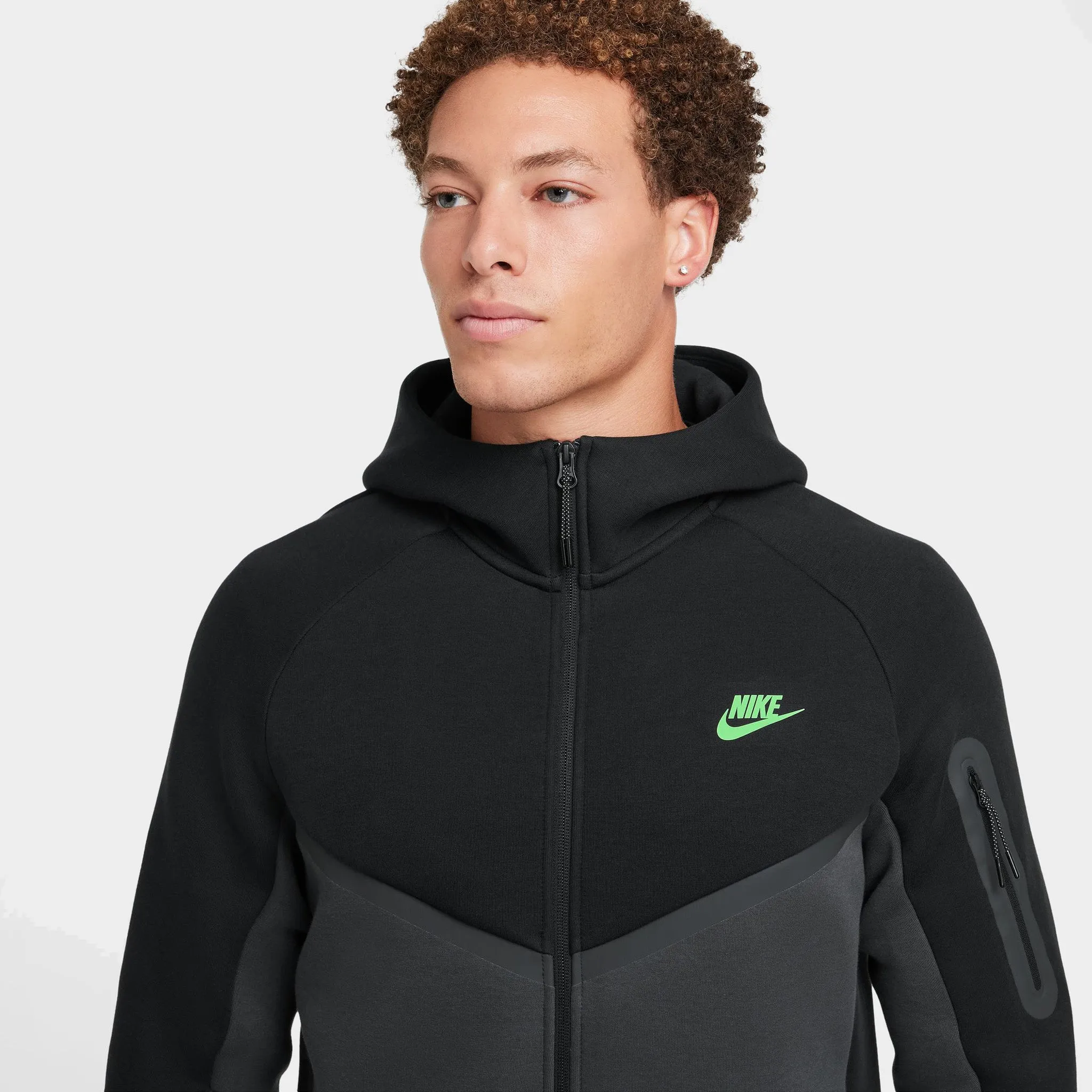 Nike Tech Fleece Full-Zip Windrunner Hoodie Black / Anthracite / Green Strike