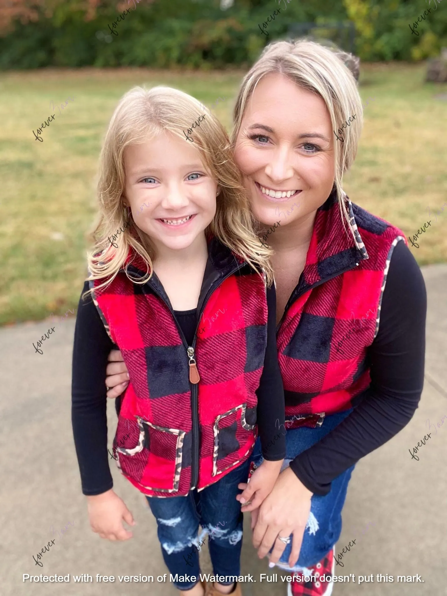 RTS: Mommy & Me Plaid & leopard Vests *