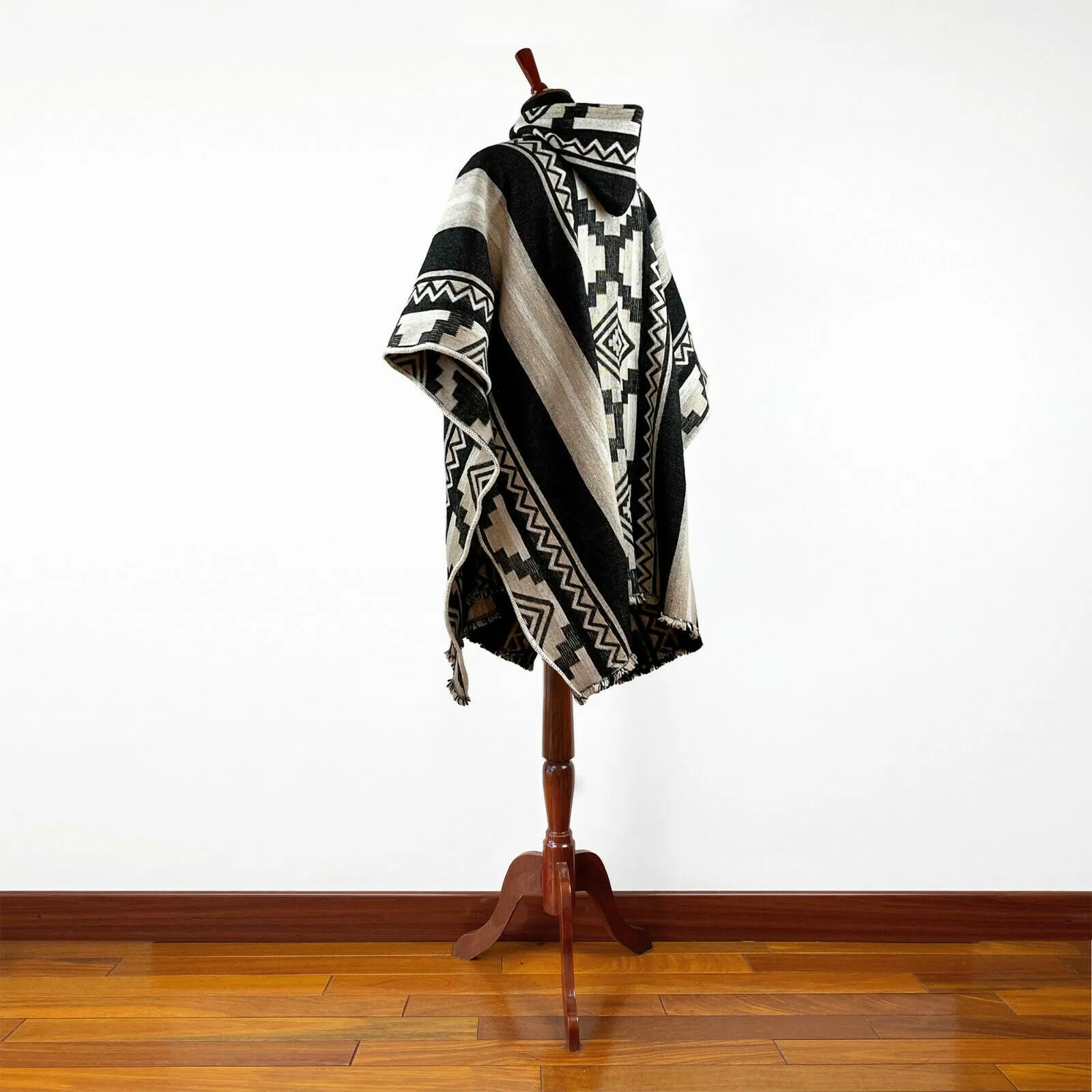 Tuna - Llama Wool Unisex South American Handwoven Thick Hooded Poncho - Andean pattern - natural colours