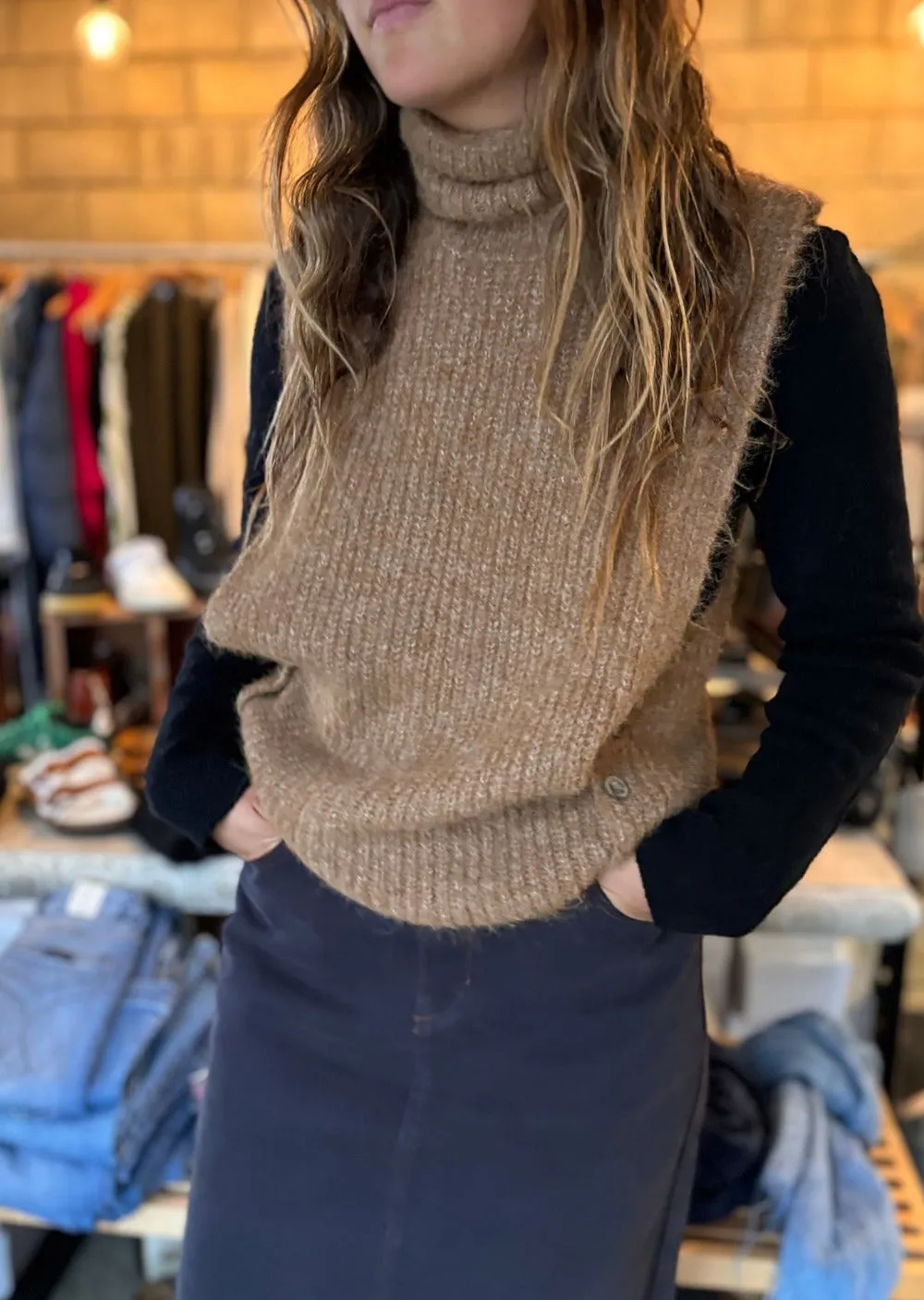 Turtleneck Knitted Waistcoat Camel